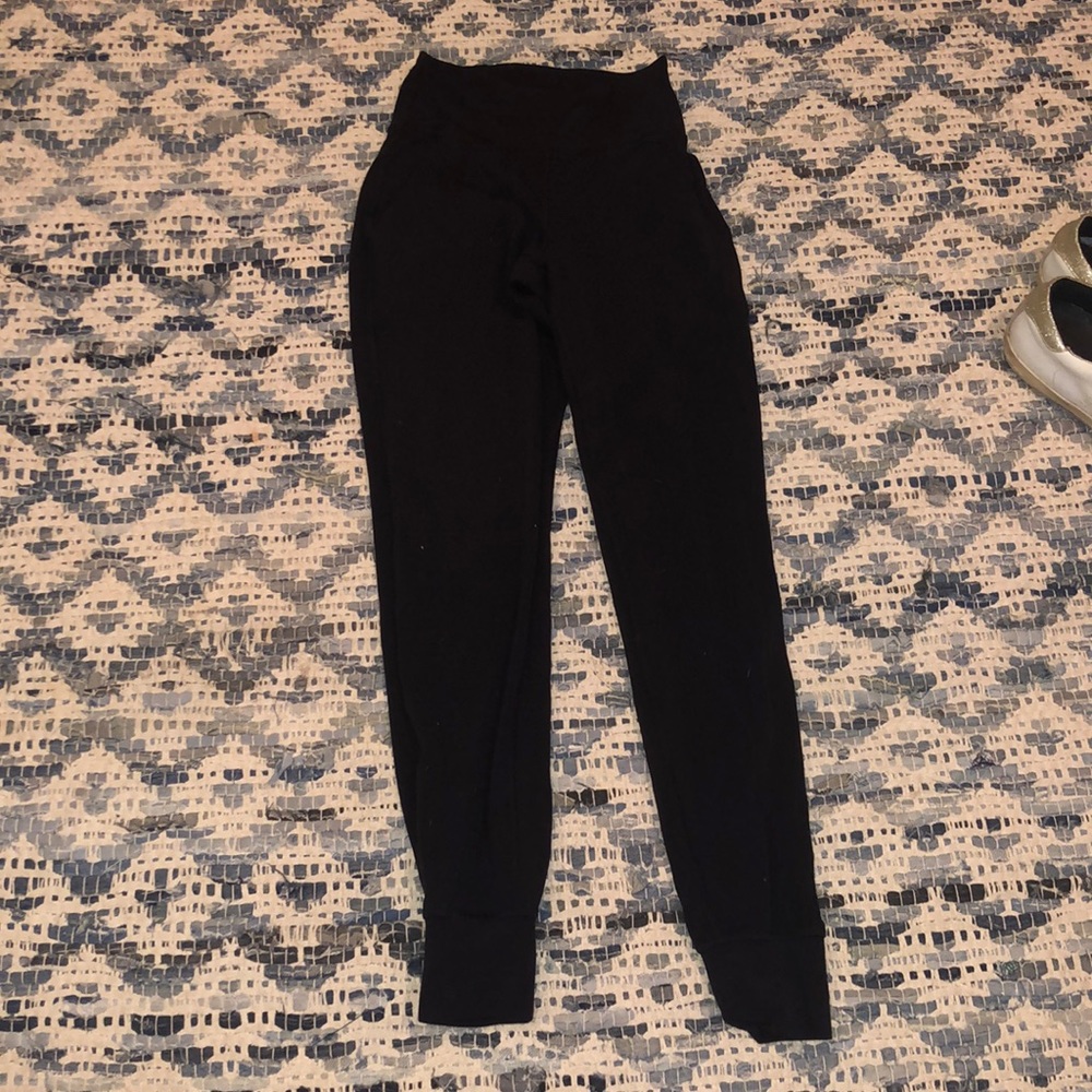 Lululemon joggers size 2